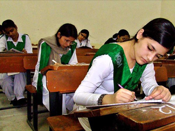 لاہور سمیت پنجاب کے8 تعلیمی بورڈ زمیں میٹرک کے سالانہ امتحانات شروع