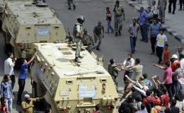 قاہرہ ایک بار پھر میدان جنگ بن گیا، پولیس اور مظاہرین میں جھڑپیں