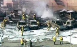 امریکا : فلوریڈا میں طیارہ گرکر تباہ، آگ سے کئی گاڑیوں کو نقصان