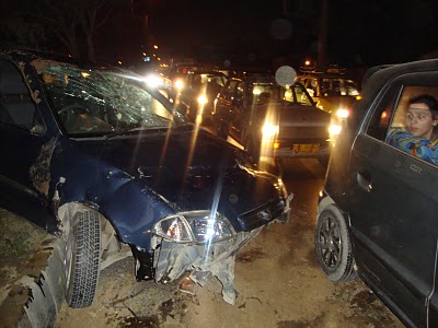 کراچی : ٹریفک حادثے میں خاتون سمیت دو افراد جاں بحق