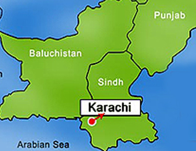 کراچی : مومن آباد میں پولیس کا چھاپہ، 10 افراد زیر حراست