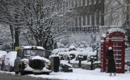 لندن : برف اور شدید بارشوں نے نظام زندگی درہم برہم کر دیا
