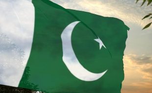 کنگلی پاکستانی قوم کومبارک ہو جمہوری حکومت کے پانچ سال مکمل ہوئے