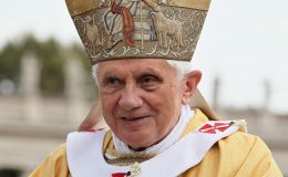 نومنتخب پوپ فرانسس نے باضابطہ طور پر منصب سنبھال لیا