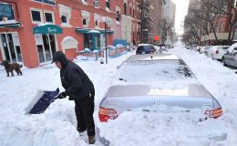 امریکا : وسط مغربی ریاستوں میں شدید برفباری، نظامِ زندگی درہم برہم