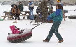 واشنگٹن : برف باری کے باعث دفاتر اور اسکول بند، 2ہزار پروازیں منسوخ