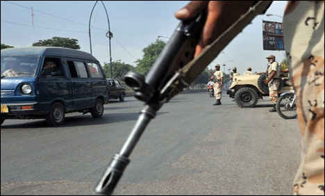 کراچی : فائرنگ سے باپ بیٹے سمیت 5 افراد جاں بحق