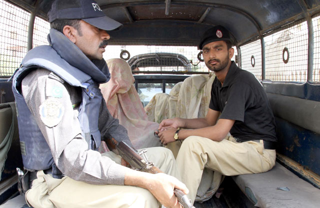 کراچی میں پولیس آپریشن،18 مبینہ ملزمان گرفتار،اسلحہ برآمد