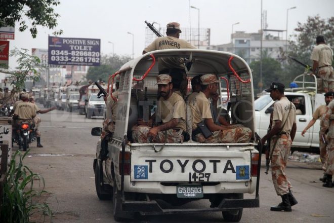 کراچی : اتحاد ٹاون میں رینجرز کا سرچ آپریشن ، متعددافراد زیرحراست
