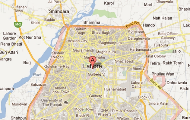 لاہور میں تیز رفتار بس الٹ گئی،14 مسافر زخمی