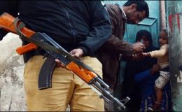 مردان میں فائرنگ ، پولیو ٹیم کی حفاظت پر مامور پولیس اہل کار جاں بحق