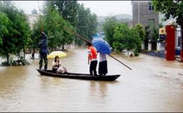 چین میں بارشوں سے سڑکیں ندی نالوں کا منظر پیش کرنے لگیں
