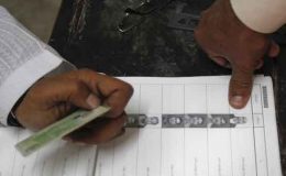 دھاندلی شکایات : الیکشن کمیشن کا انگوٹھے کے نشانات چیک کرنے پر غور