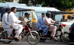 کراچی : ڈبل سواری پر پابندی کیخلاف درخواست پر وزارت داخلہ کو نوٹس