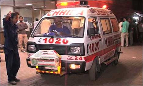 کراچی : لسبیلہ میں ڈمپر کی موٹرسائیکل کو ٹکر 2 افراد جاں بحق