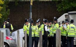 لندن : فوجی کے قتل کیخلاف مظاہرے، مساجد پر حملے، 2 گرفتار