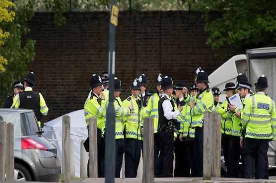لندن : فوجی کے قتل کیخلاف مظاہرے، مساجد پر حملے، 2 گرفتار