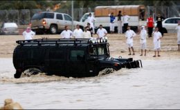 سعودی عرب : طوفانی بارشوں اور سیلاب سے 16 افراد جاں بحق