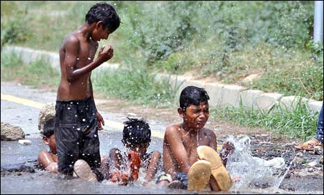 پنجاب، خیبرپختونخوا میں بارش سے موسم خوشگوار، سندھ، بلوچستان میں گرمی