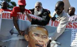 جنوبی افریقہ میں امریکی پالیسیوں کے خلاف مظاہرہ