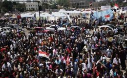 مصر : ہزاروں افراد کا تحریر سکوائر پر دوسرے روز بھی دھرنا