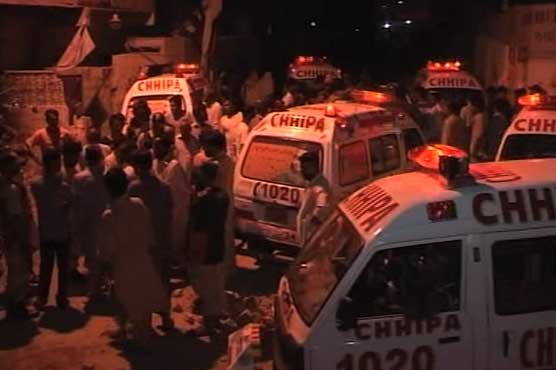 کراچی : گھر کی چھت گرنے سے ماں بیٹی جاں بحق، والد زخمی