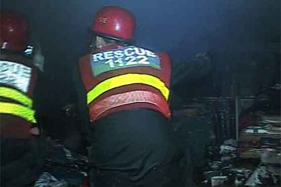 لاہور ، اعظم مارکیٹ میں آتشزدگی ، لاکھوں روپے کا سامان جل گیا