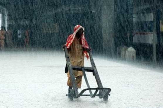 لاہور : طوفانی بارش سے نظام زندگی چند گھنٹوں کے لئے درہم برہم