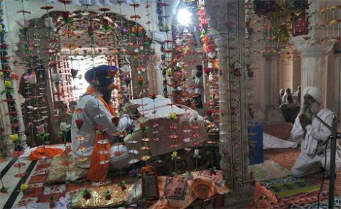لاہور: دوسو سکھ یاتری بھارت روانہ ہوگئے