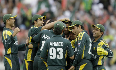 پاکستان کرکٹ ٹیم لندن پہنچ گئی