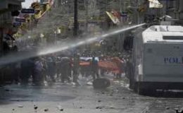 ترکی: تقسیم اسکوائر پر مظاہرین کے خلاف پولیس آپریشن شروع