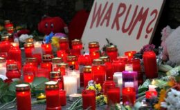 برلن: روایتی میلے میں ہلاک افراد کی یاد میں مشعلیں روشن