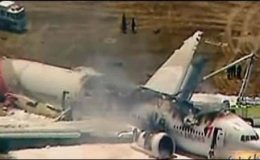 امریکا : بوئنگ طیارے کی کریش لینڈنگ، آگ لگنے سے دو افراد ہلاک، 181 زخمی
