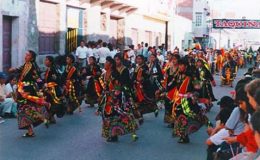 بولیویا کے قیدی مشقت کے بجائے کرتے ہیں رقص