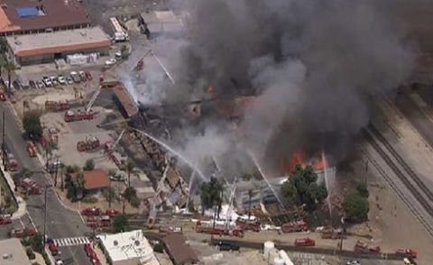 کیلیفورنیا: عمارت میں آتشزدگی، 3 ریسکیو اہلکار زخمی