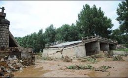 چین : مٹی کے تودے سے اپنے گھروں میں محصور9 افراد کا بچا لیا گیا