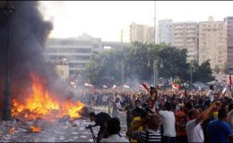مصر میں حکومت کے حامی اور مخالفین میں جھڑپیں، 6 افراد ہلاک