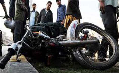 گھوٹکی: کار اور موٹر سائیکل میں تصادم، خاتون جاں بحق، 3 زخمی