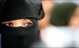 فرانس: حجاب کے معاملے پر کشیدگی بدستور جاری
