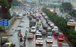 کراچی : وقفے وقفے سے بارش، کل بارشوں میں تیزی کی پیش گوئی