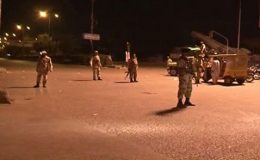 کراچی: رینجرز کا چھاپہ، 2 خودکش جیکٹ، 3 دستی بم اور رائفل برآمد