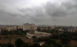 کراچی: صبح سویرے ہلکی بارش سے موسم خوشگوار ہوگیا