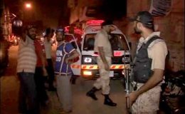 کراچی : عائشہ منزل کے قریب گاڑی میں دھماکا ، جانی نقصان نہیں ہوا