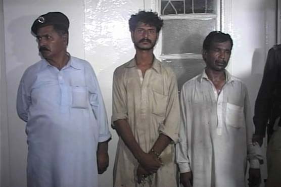 کراچی : بچوں سے بھیک منگوانے والے 2 ملزم گرفتار، 11 بچے بازیاب