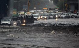 نئی دہلی میں موسلا دھار بارش سے نظام زندگی درہم برہم ہو گیا