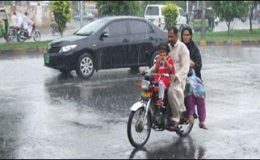 پشاور اور ملتان میں بارش، موسم خوشگوار ہو گیا