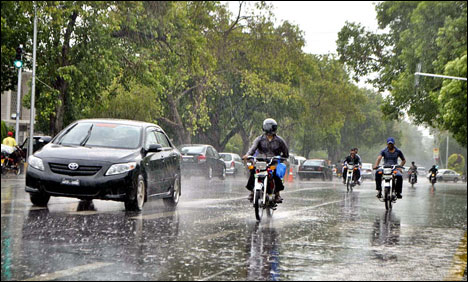 پنجاب اور خیبرپختونخوا میں وقفے وقفے سے بارش کا سلسلہ جاری