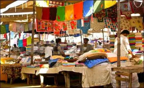 اتوار بازاروں میں مہنگی اشیا نے حکام کے دعوے کا پول کھول دیا