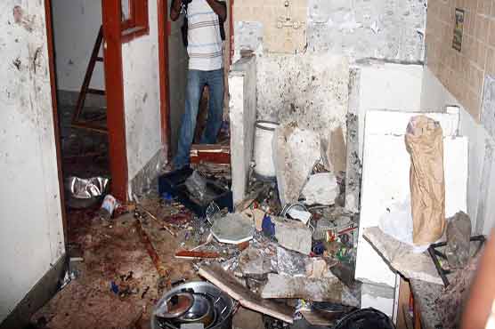 کراچی : دو دھماکوں میں 4 افراد جاں بحق، متعدد زخمی