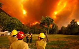 کیلی فورنیا : جنگلات میں آگ بیقابو، علاقے میں ایمرجنسی نافذ